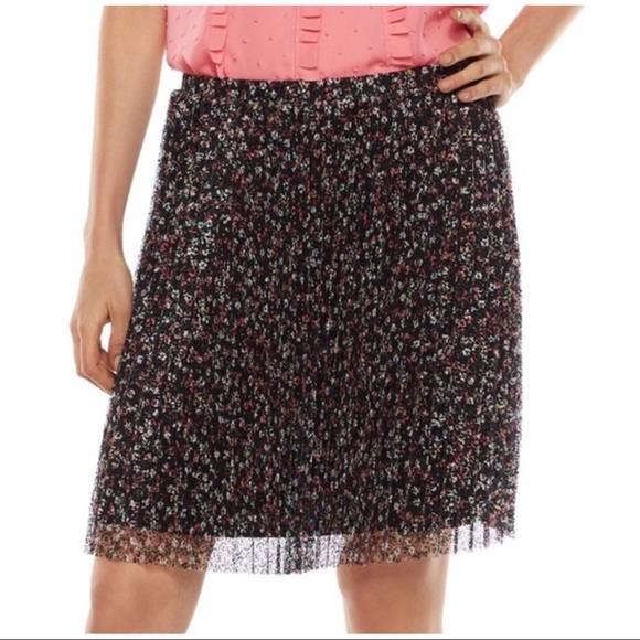 ELLE Skirt Pleated A-Line Lace Lined Black Floral X-Large - Picture 3 of 5